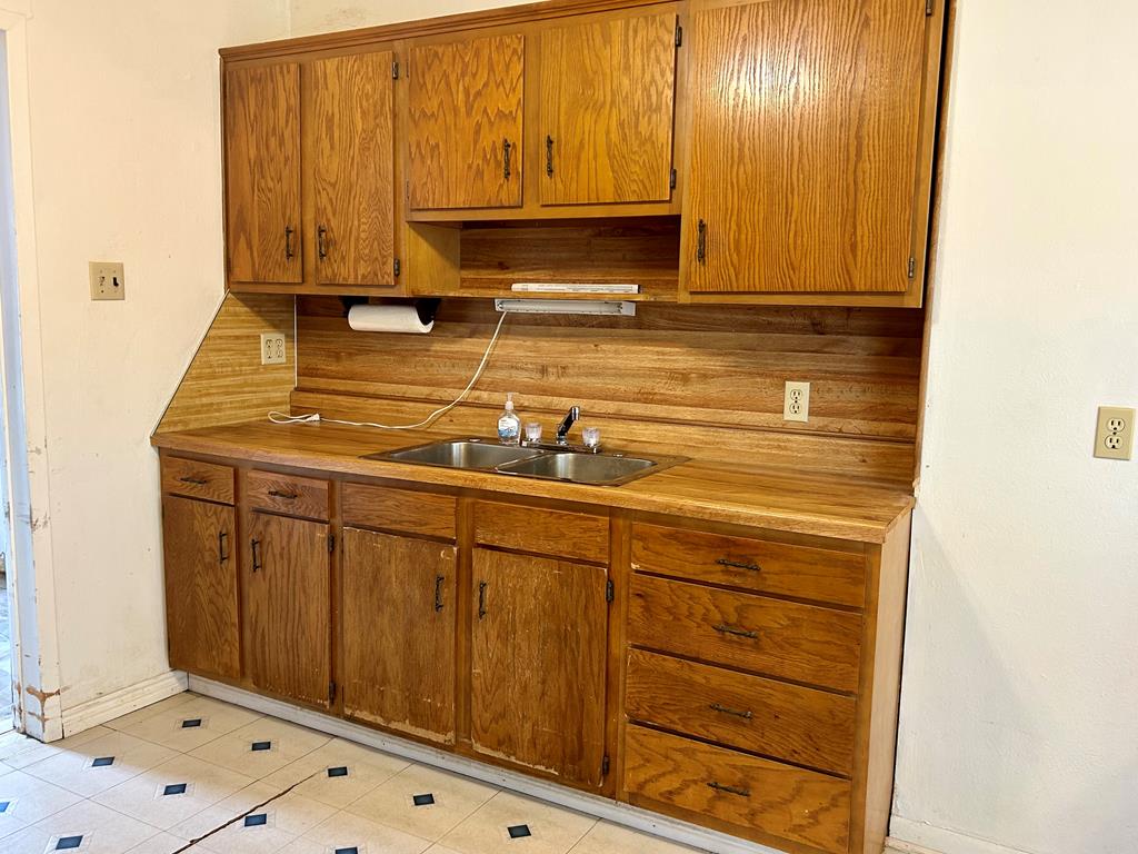 1801 N Texas St, Fort Stockton, Texas image 19