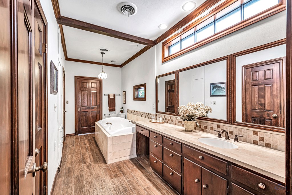 2 Chevy Chase, Big Spring, Texas image 19
