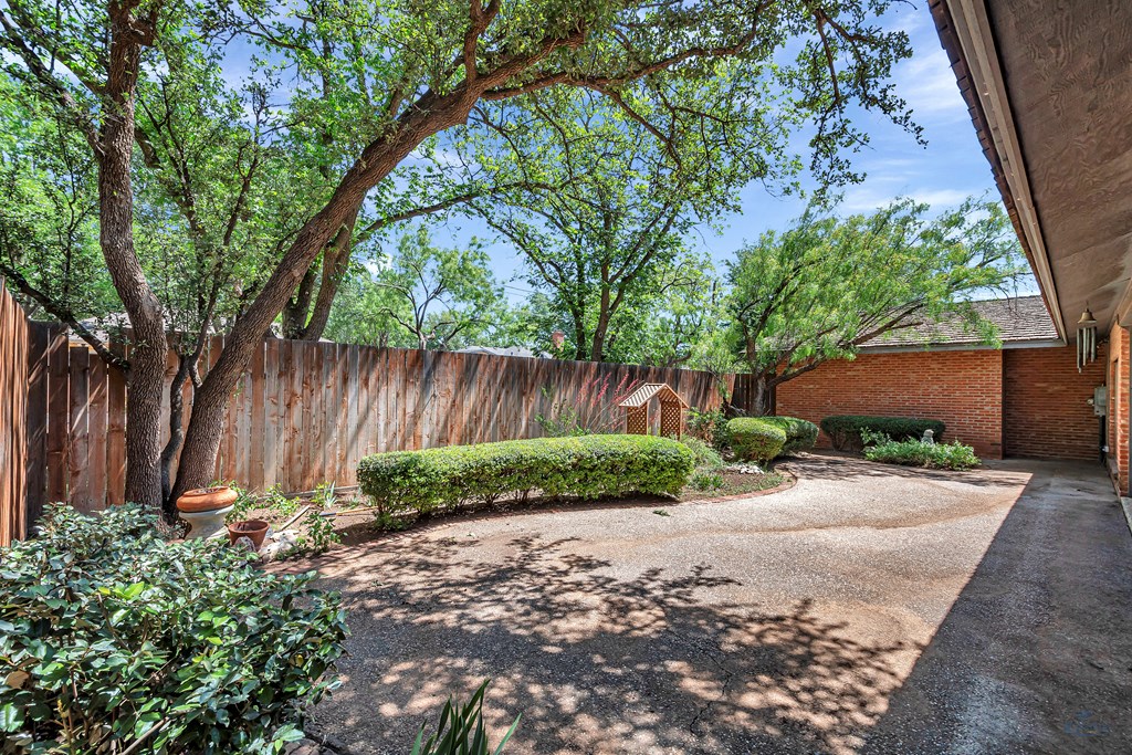 2 Chevy Chase, Big Spring, Texas image 39