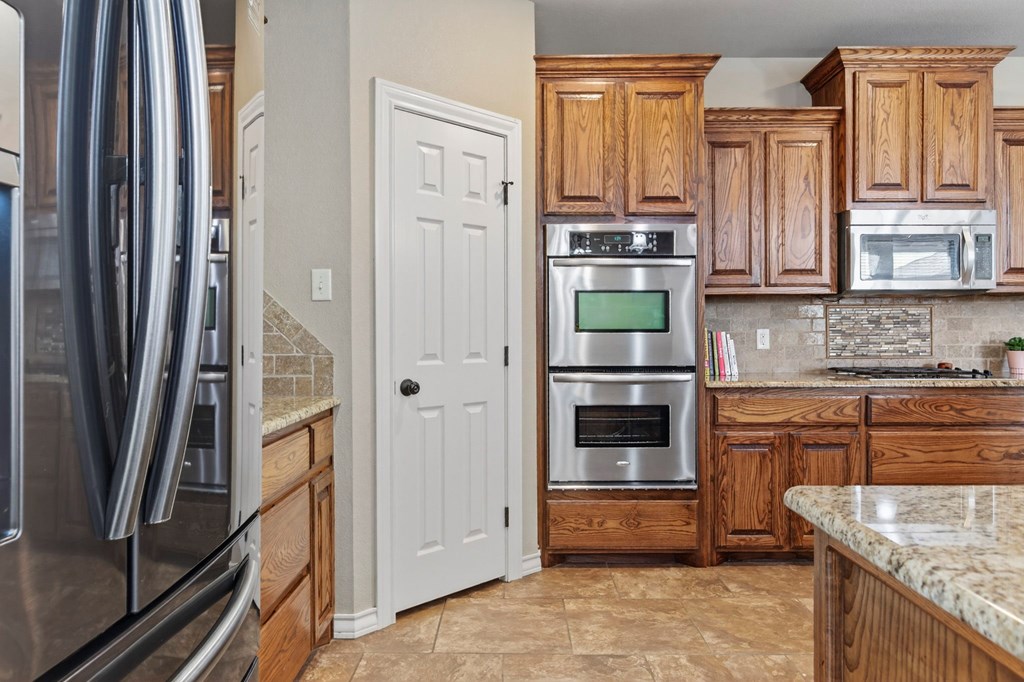 5807 Pedernales, Midland, Texas image 11