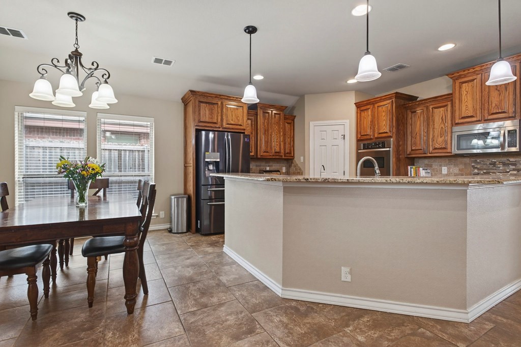 5807 Pedernales, Midland, Texas image 17