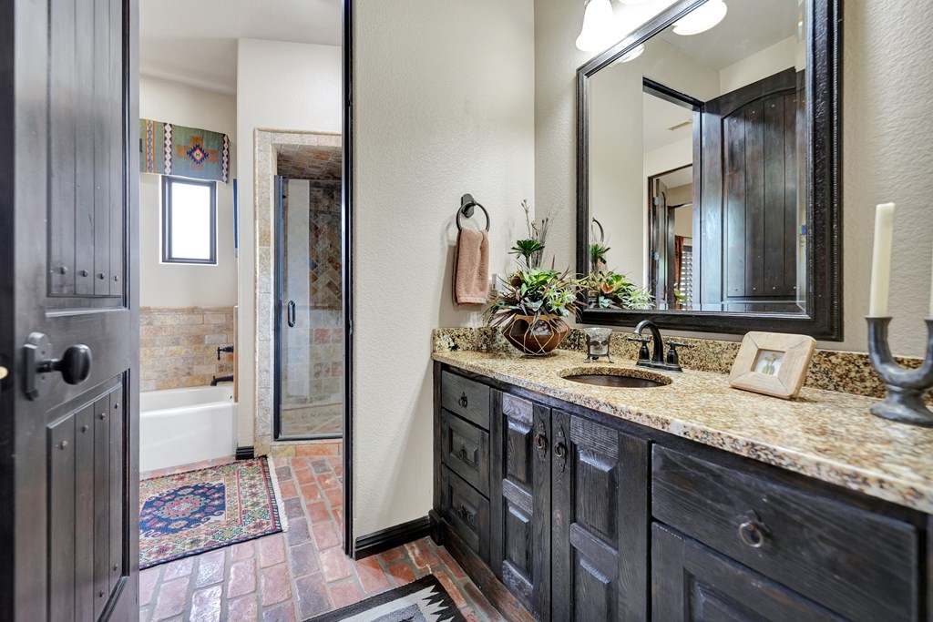 2304 Texland Circle, Midland, Texas image 32