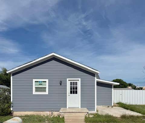 Homes For Sale - 1006 N Texas Ave<br/> Big Lake, TX 76932
