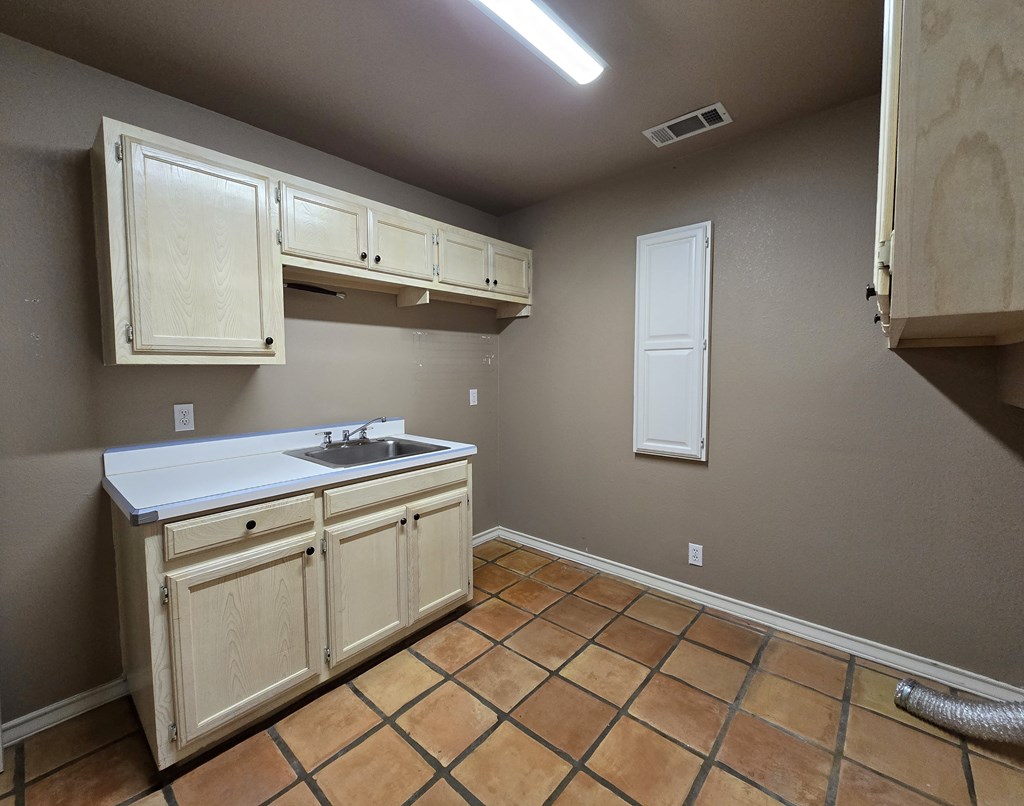 2112 Bradford Court, Midland, Texas image 35