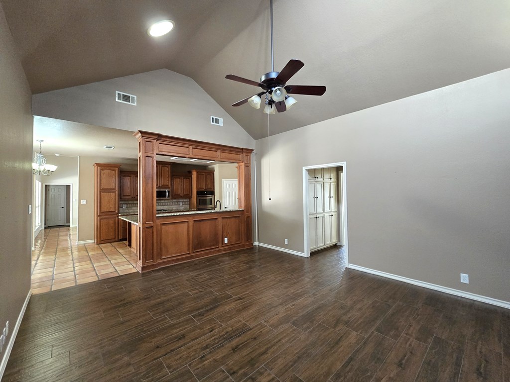 2112 Bradford Court, Midland, Texas image 10