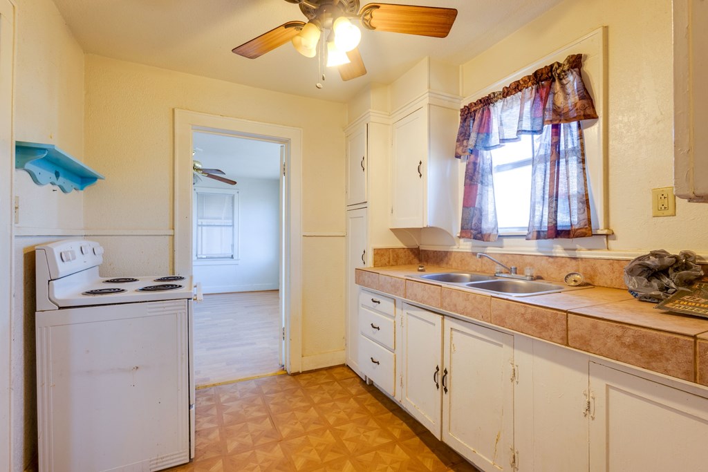 706 Goliad St, Big Spring, Texas image 13