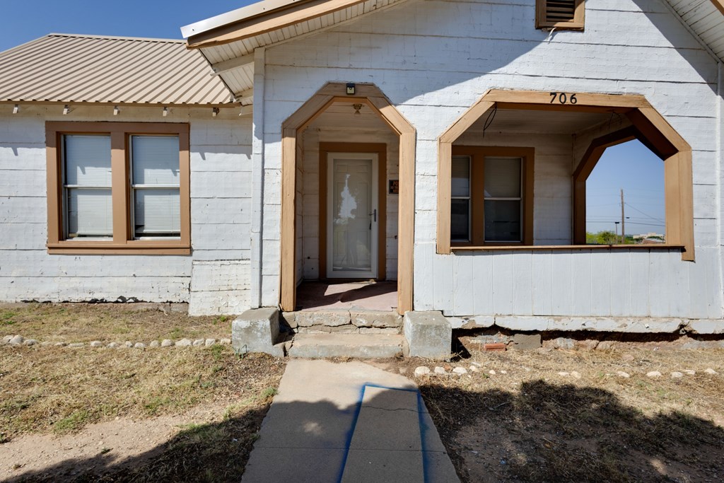 706 Goliad St, Big Spring, Texas image 4