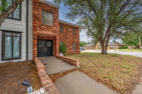 Townhouse For Sale - 3200 Dentcrest Dr<br/> Midland, TX 79707