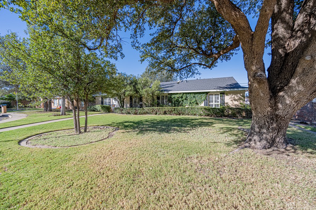 55 Twin Oaks Cir, Odessa, Texas image 2