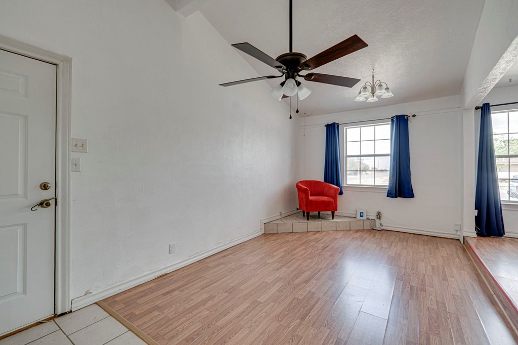 1300 S Mineola St, Midland, Texas image 8