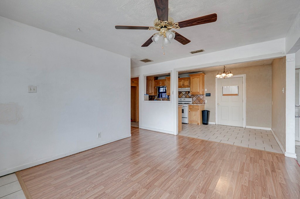 1300 S Mineola St, Midland, Texas image 5
