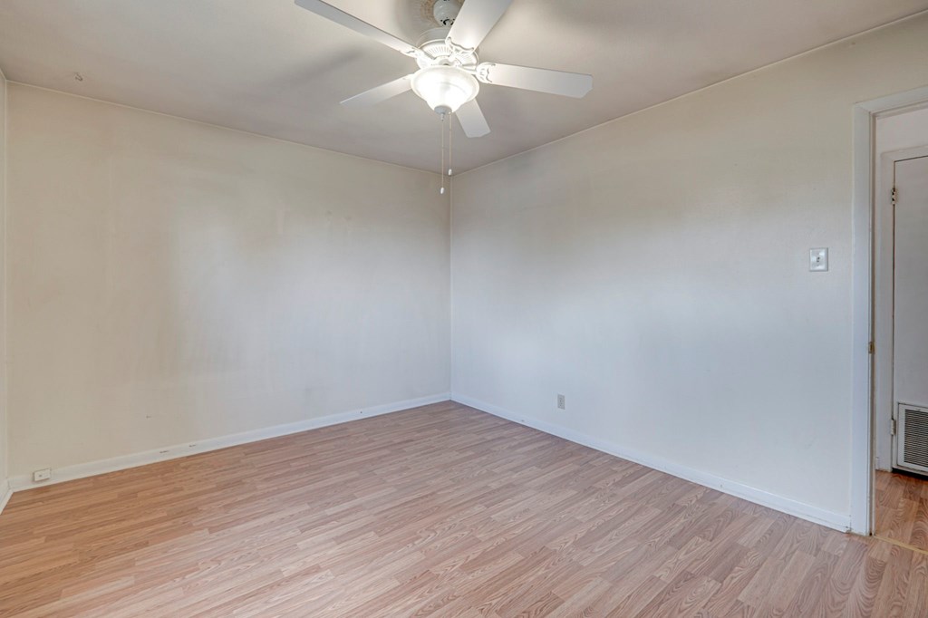 1300 S Mineola St, Midland, Texas image 24