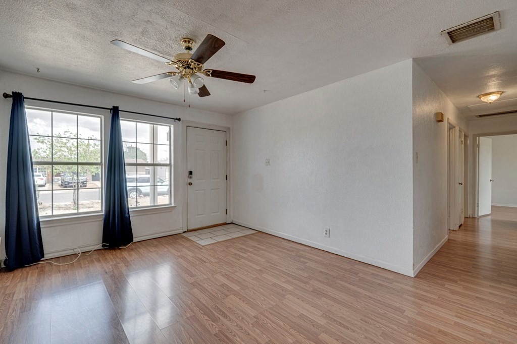 1300 S Mineola St, Midland, Texas image 6