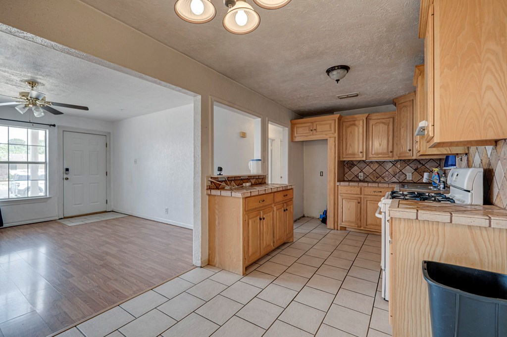 1300 S Mineola St, Midland, Texas image 12
