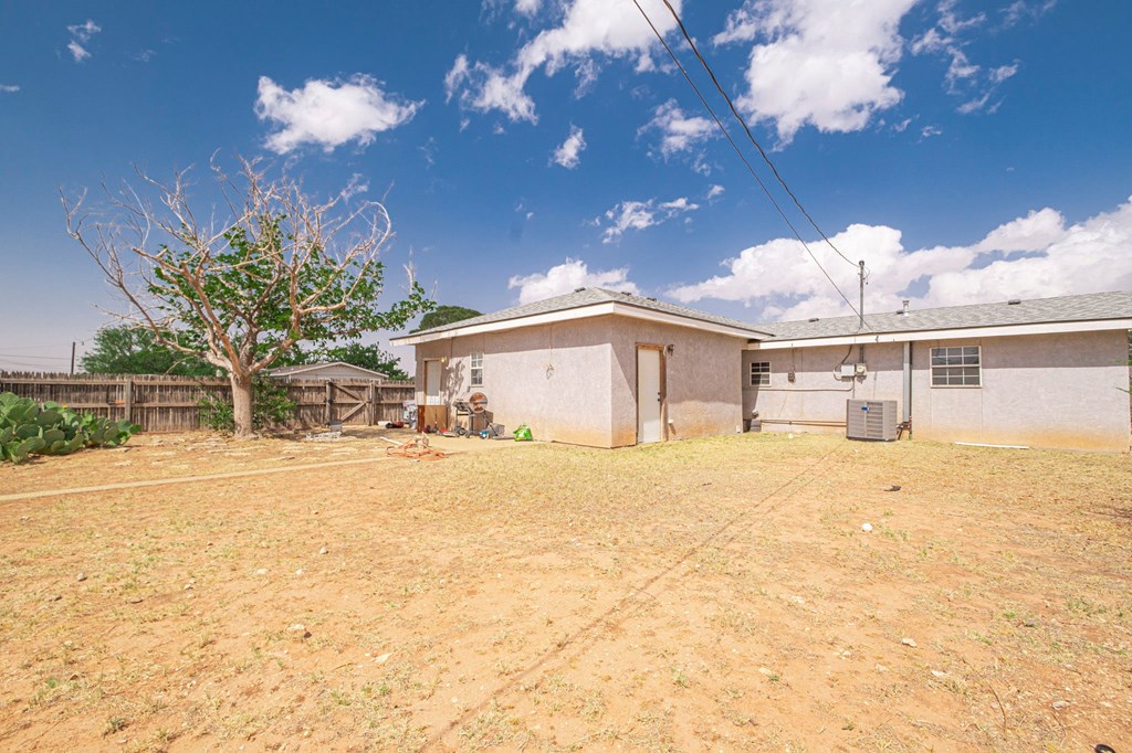 1300 S Mineola St, Midland, Texas image 44