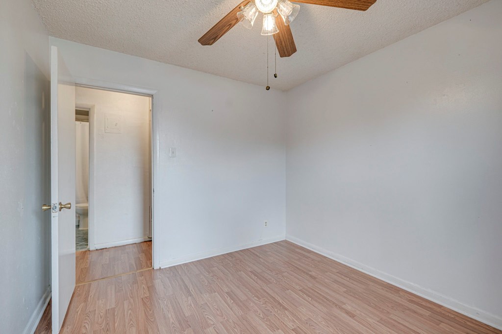1300 S Mineola St, Midland, Texas image 20