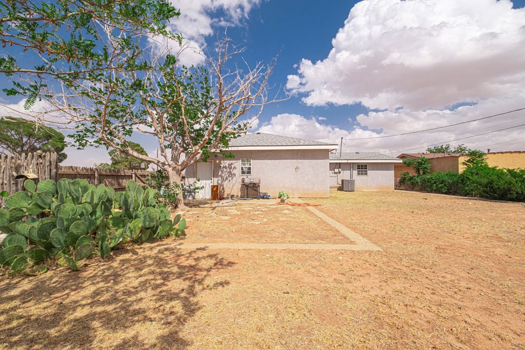 1300 S Mineola St, Midland, Texas image 46