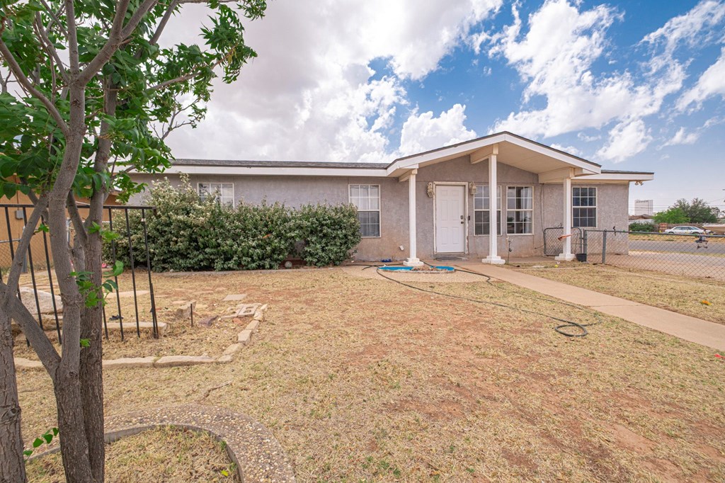 1300 S Mineola St, Midland, Texas image 2