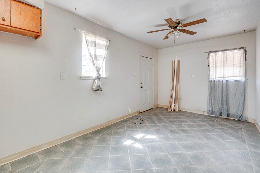 1300 S Mineola St, Midland, Texas image 36
