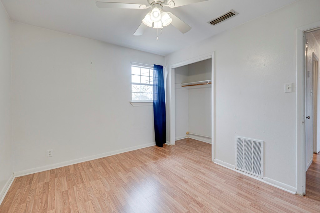 1300 S Mineola St, Midland, Texas image 28