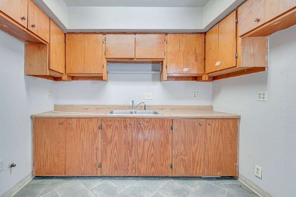 1300 S Mineola St, Midland, Texas image 34