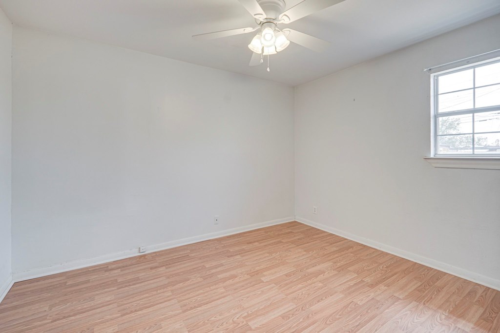 1300 S Mineola St, Midland, Texas image 27