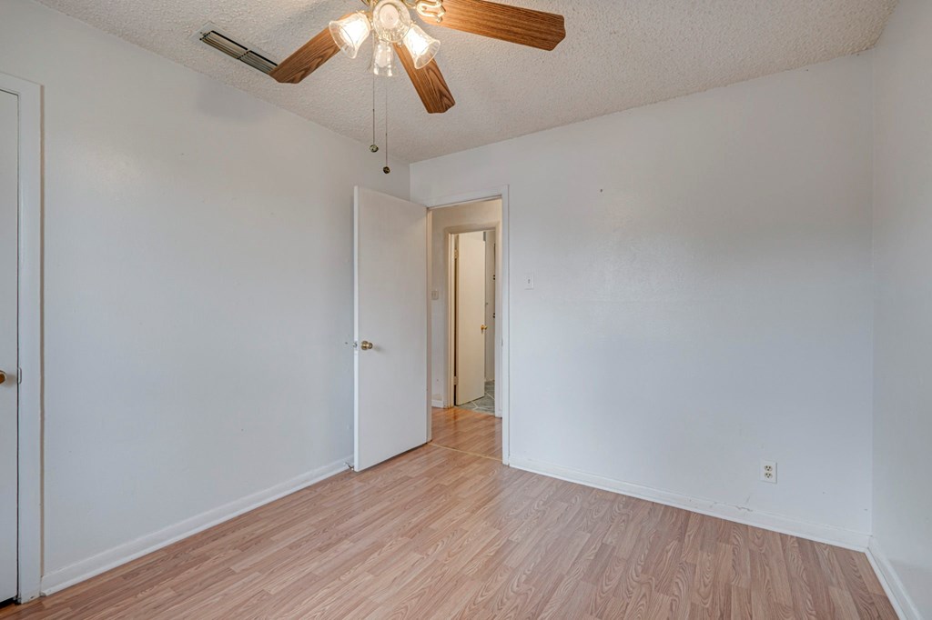 1300 S Mineola St, Midland, Texas image 19