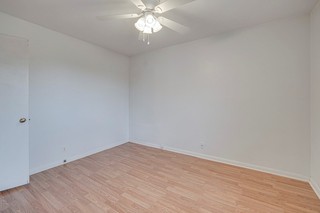 1300 S Mineola St, Midland, Texas image 30