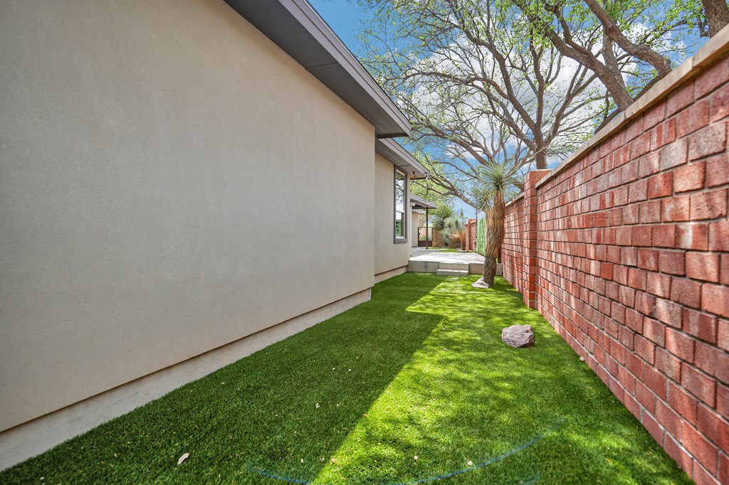 1 Lafayette Place, Midland, Texas image 7
