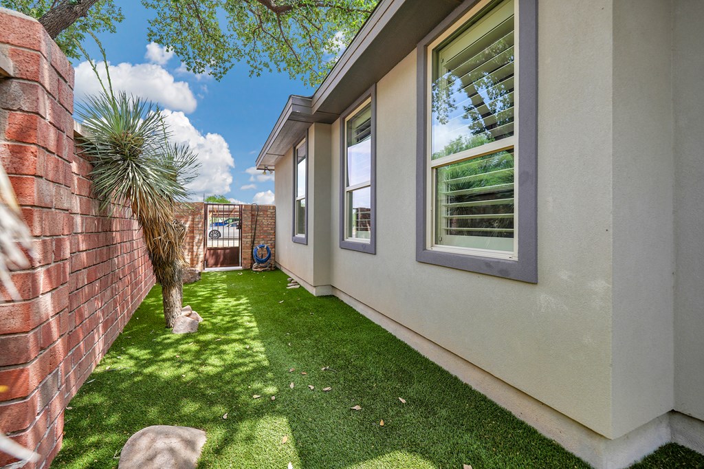 1 Lafayette Place, Midland, Texas image 6