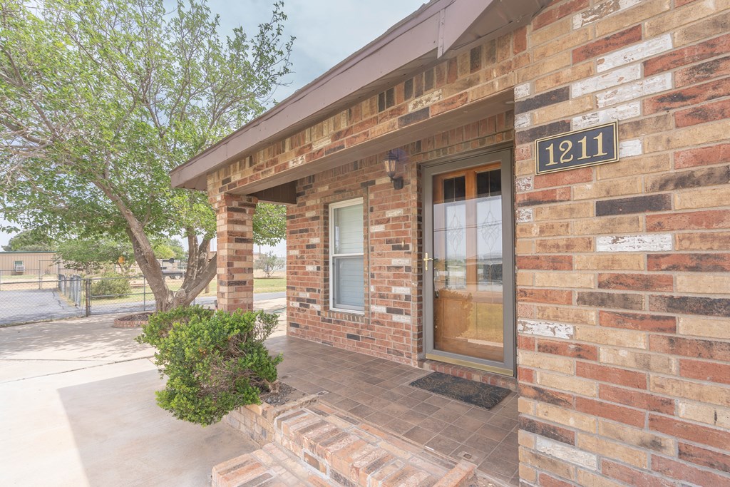1211 W County Rd 125, Midland, Texas image 5