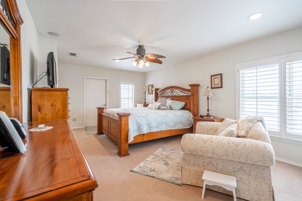 1211 W County Rd 125, Midland, Texas image 16