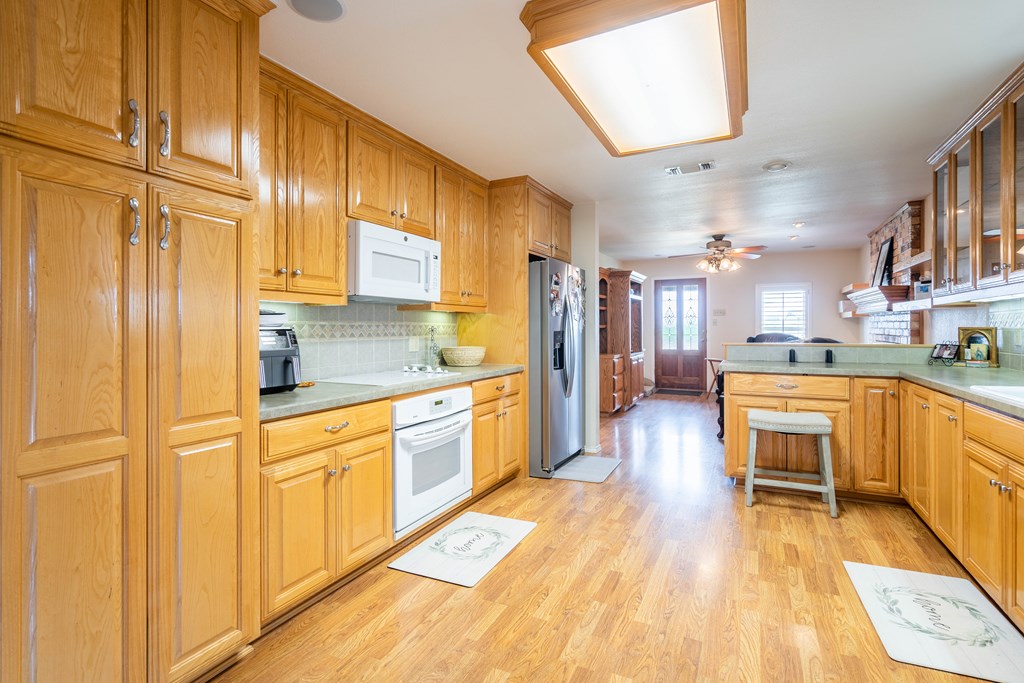 1211 W County Rd 125, Midland, Texas image 11