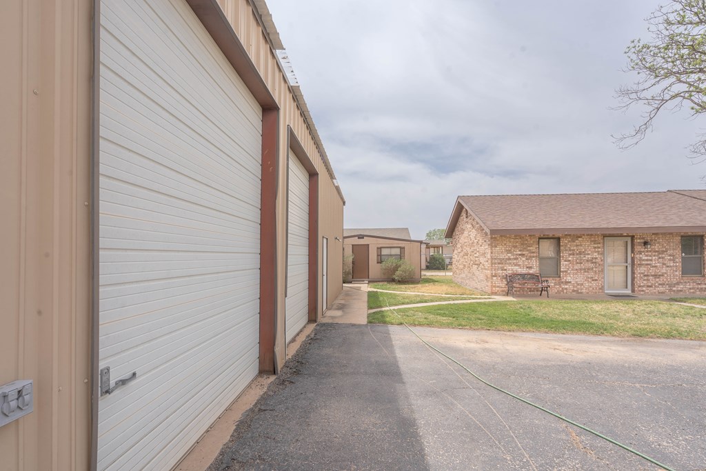 1211 W County Rd 125, Midland, Texas image 35