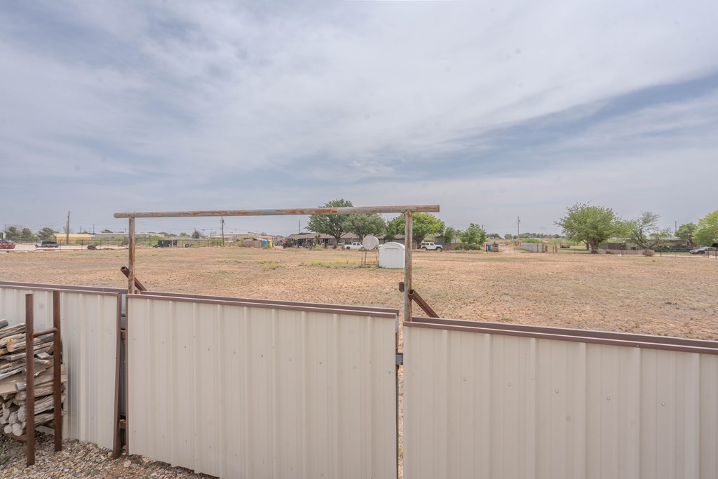 1211 W County Rd 125, Midland, Texas image 37