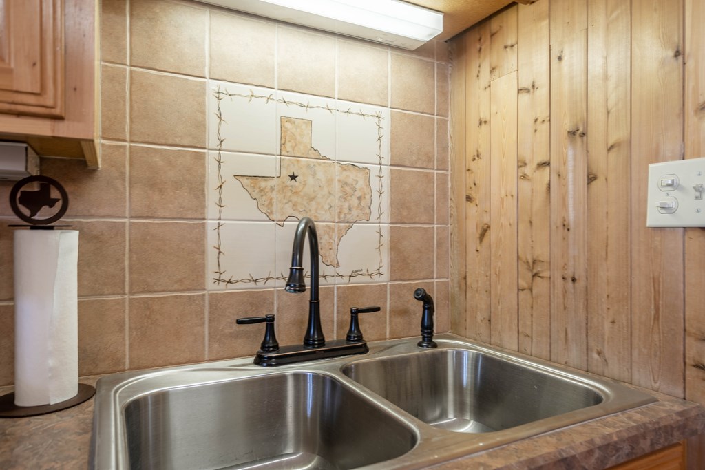 1211 W County Rd 125, Midland, Texas image 26
