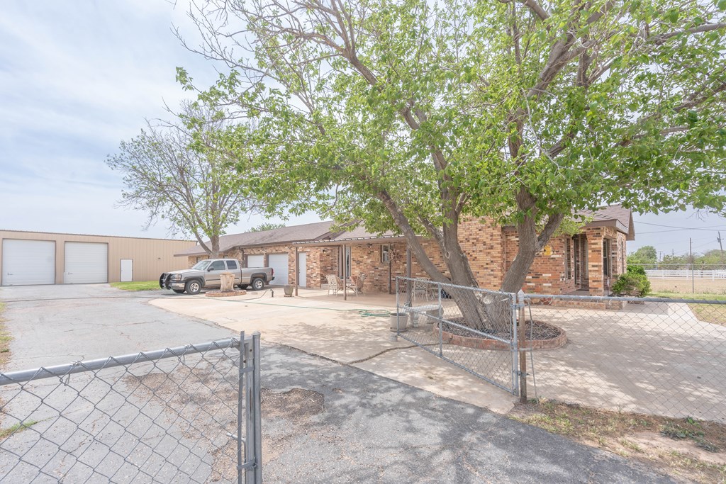 1211 W County Rd 125, Midland, Texas image 3