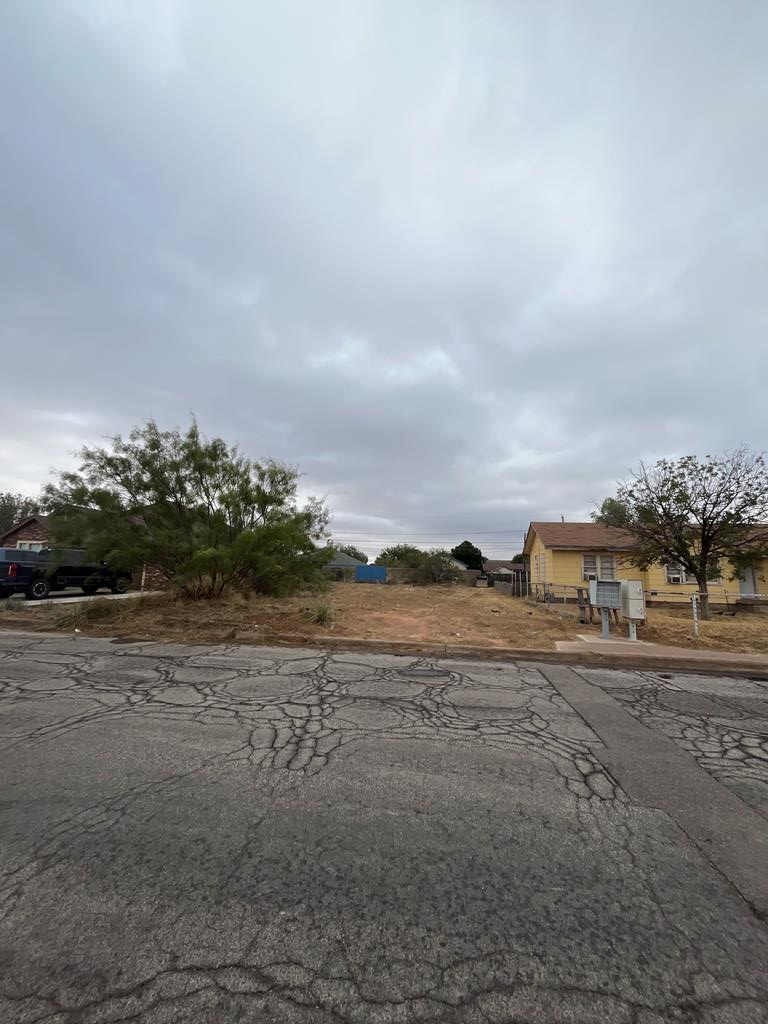 1112 Dormard Ave, Midland, Texas image 1