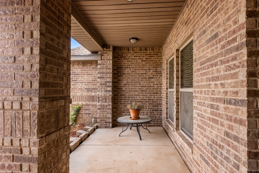 1306 Randolph Lane, Midland, Texas image 5