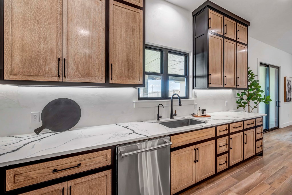 6305 Sister Crk, Midland, Texas image 8