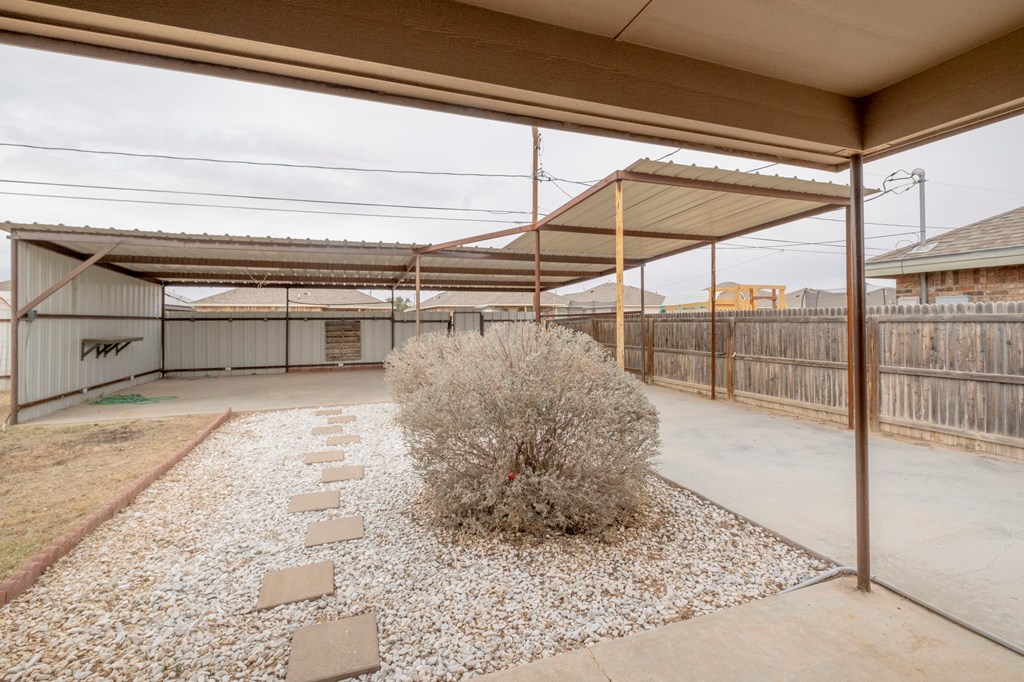 1303 E Pine Ave, Midland, Texas image 29