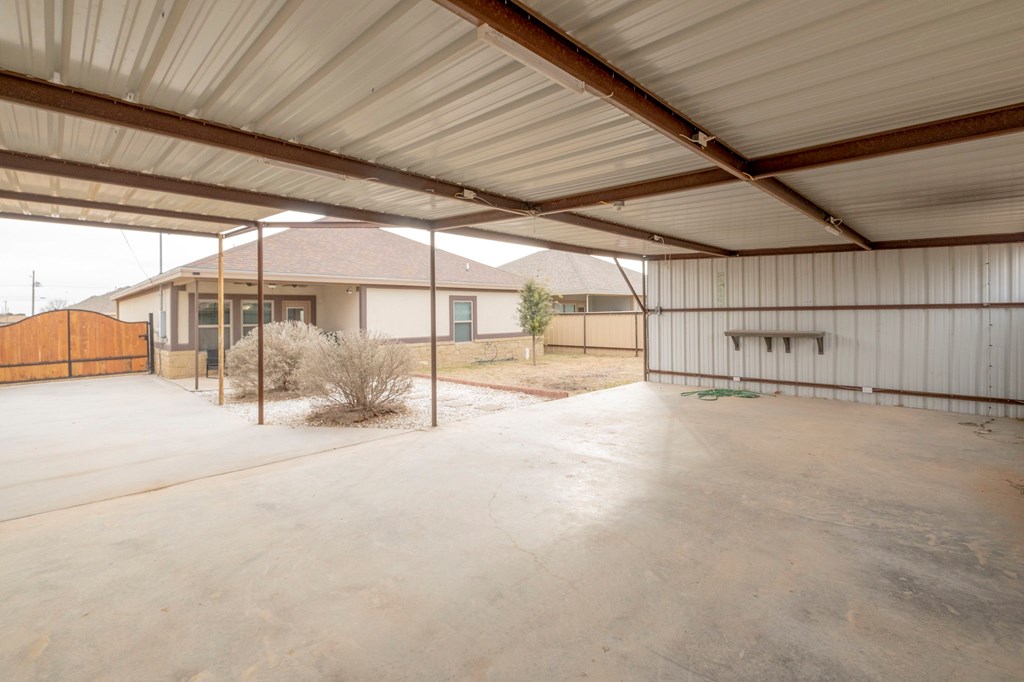 1303 E Pine Ave, Midland, Texas image 32