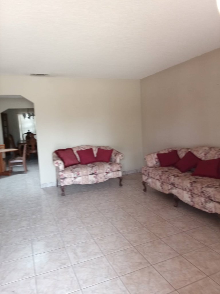 1607 E Pecan Ave, Midland, Texas image 2