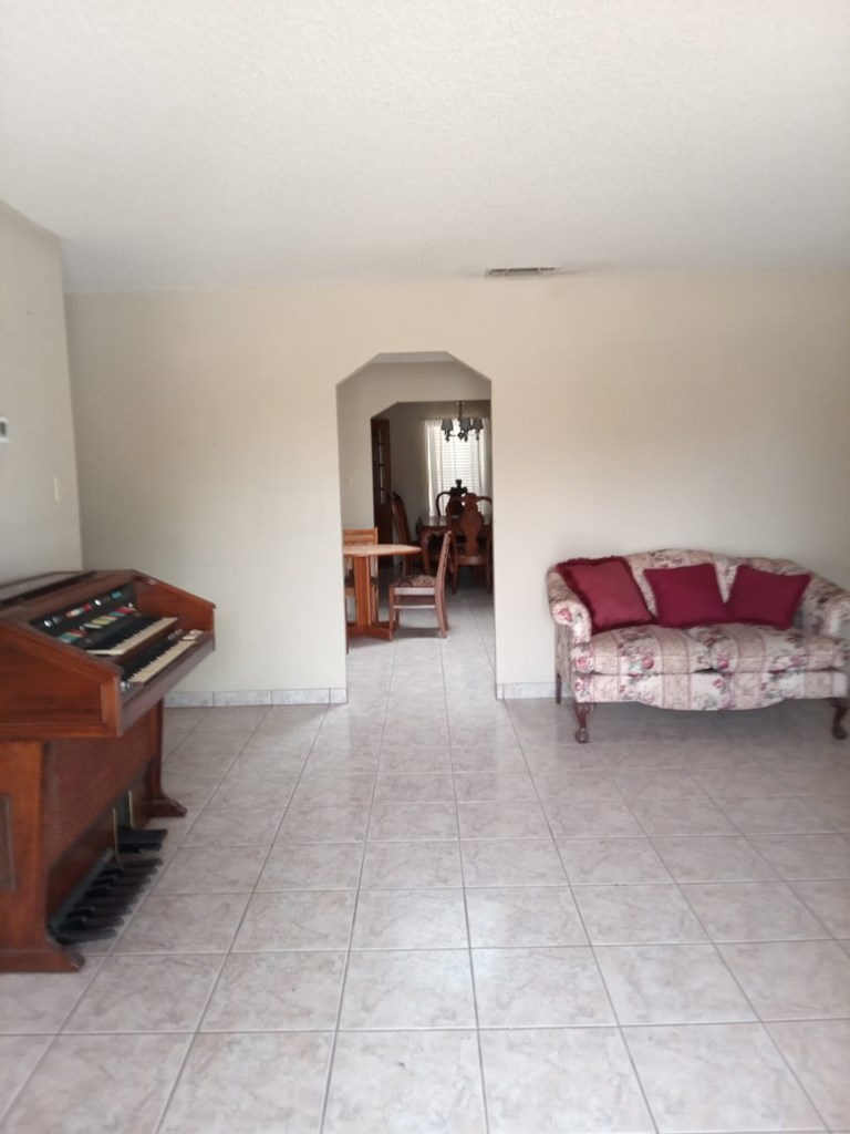 1607 E Pecan Ave, Midland, Texas image 3