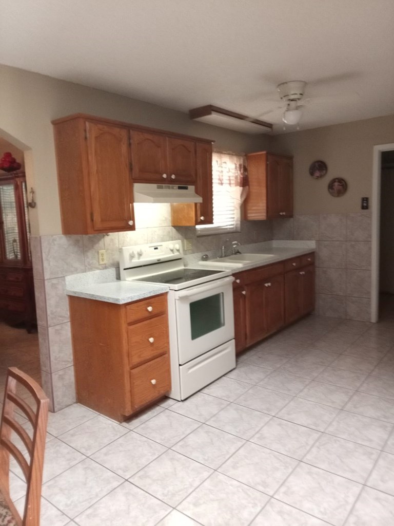 1607 E Pecan Ave, Midland, Texas image 7