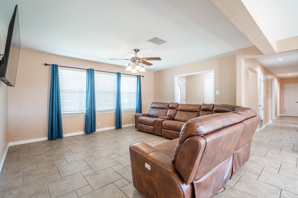 4609 Tanforan Ave, Midland, Texas image 3