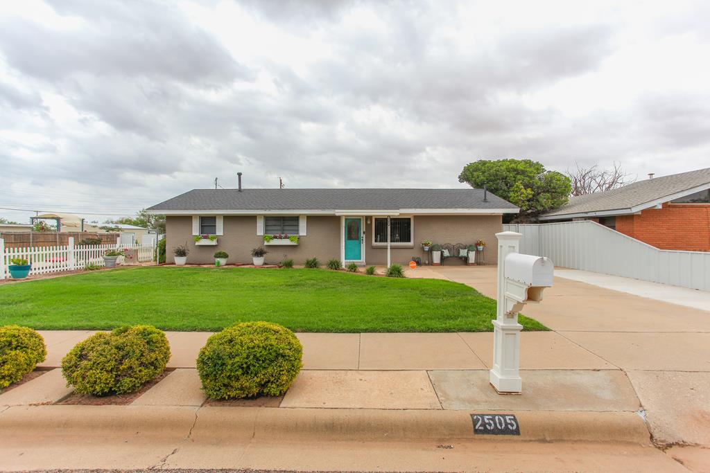 2505 Cheyenne Dr, Big Spring, Texas image 1