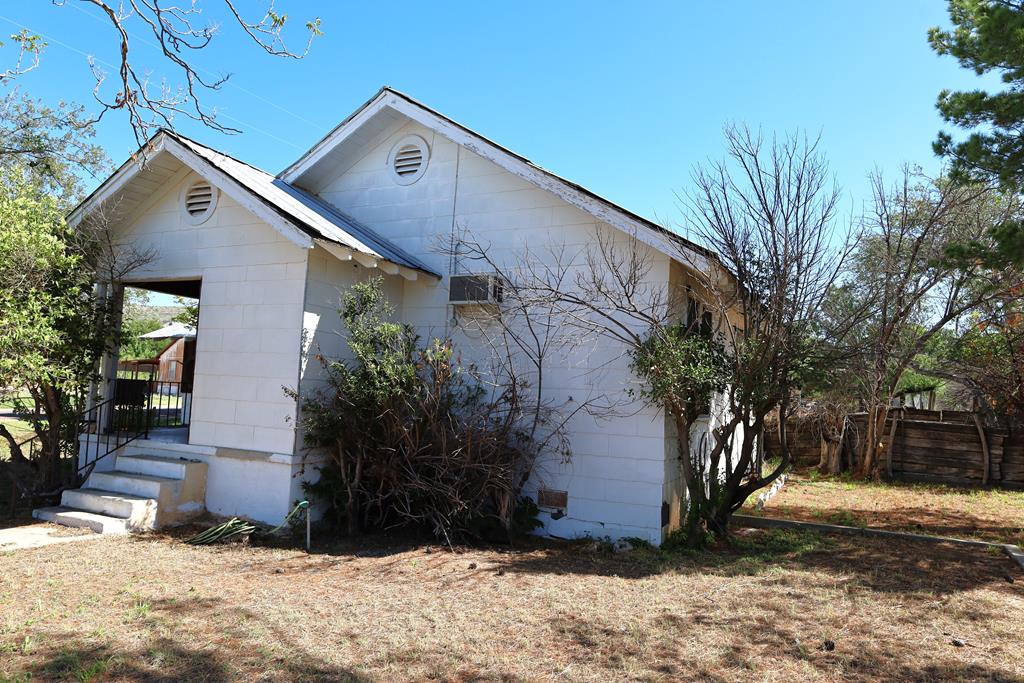 503 E Richards Street, Sanderson, Texas image 1