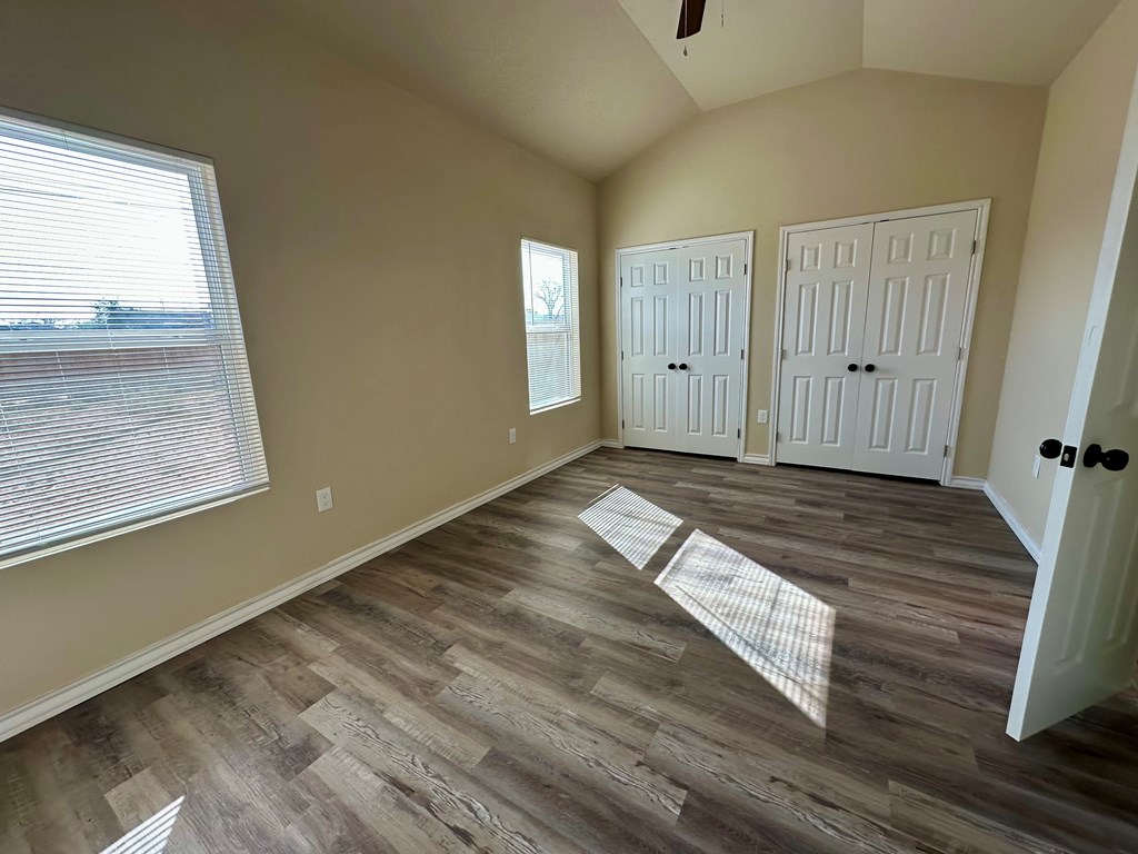 503 El Paso, Wickett, Texas image 11