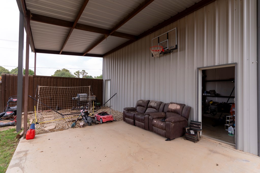 10905 E County Rd 107, Midland, Texas image 24